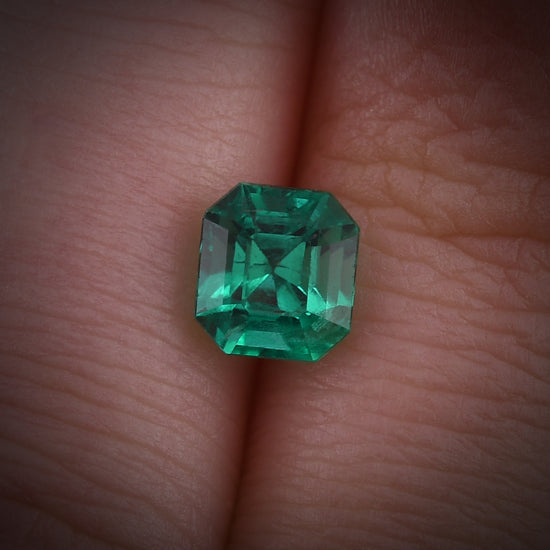 1,23 Karat Grüner KOLUMBIEN Smaragd GRS