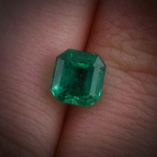 1,87 Karat Grüner KOLUMBIANISCHER Smaragd Smaragd GRS