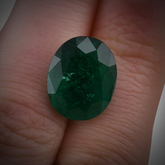 8.31 Karat Grüner KOLUMBIANISCHER Oval-Smaragd CD