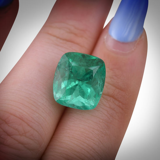 8.68 Carat Green COLOMBIAN Cushion Emerald GIA