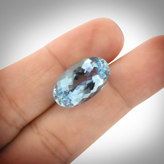 8.06 Carat Blue BRAZILLIAN Oval Aquamarine