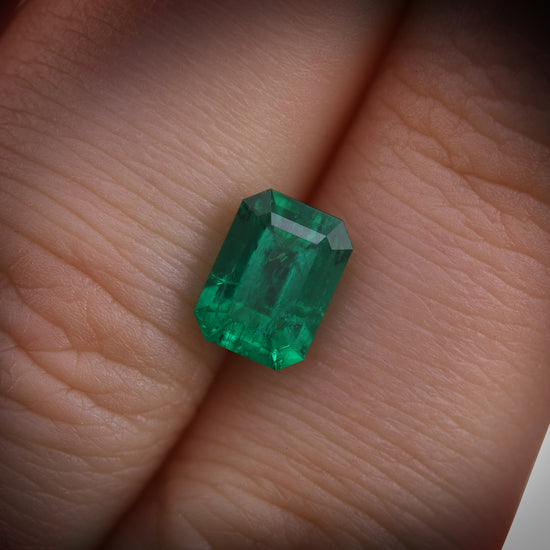1.45 Carat Green COLOMBIAN Emerald Emerald CD and Muzo