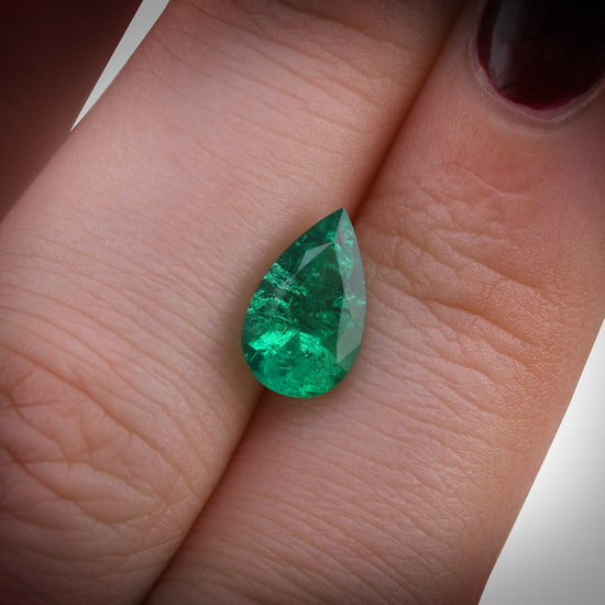 1.65 Carat Green COLOMBIAN Pear Emerald CD
