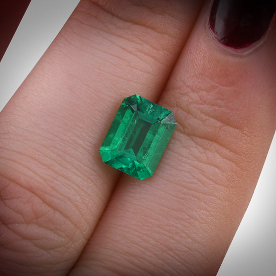 1.96 Carat Green COLOMBIAN Emerald Emerald CD and Muzo