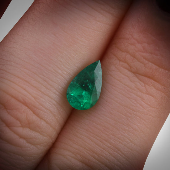 1.18 Carat Vivid Green COLOMBIAN Pear Emerald CD and Muzo
