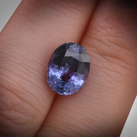 5.04 Carat violet MADAGASCAR Oval Sapphire CD