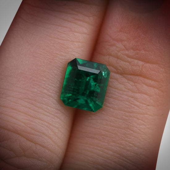 1.79 Carat Green COLOMBIAN Emerald Emerald CD