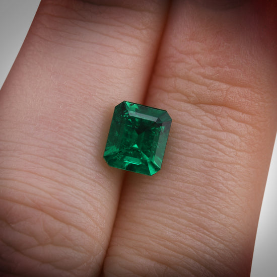 1.63 Carat Green COLOMBIAN Emerald Emerald CD and Muzo