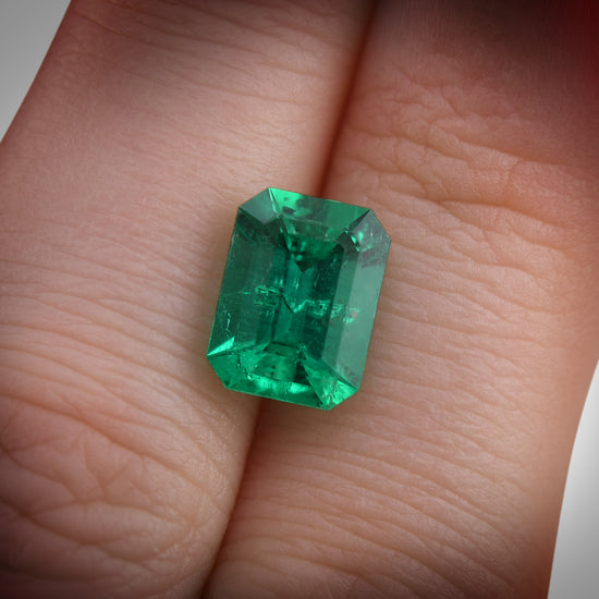 2.83 Carat Green COLOMBIAN Emerald Emerald CD and Muzo