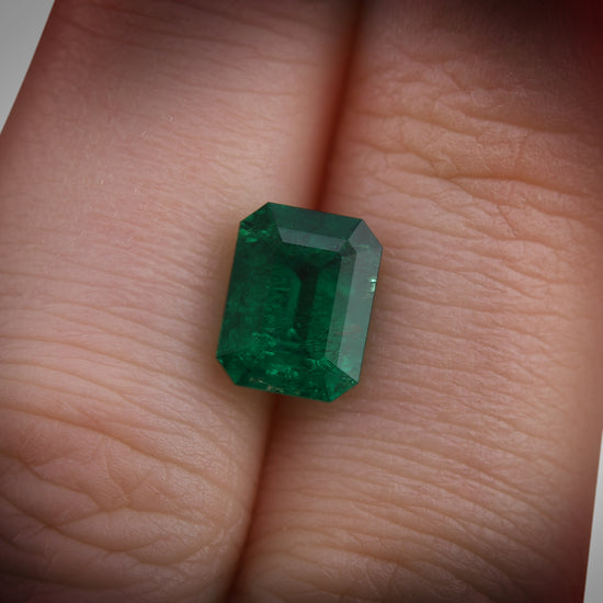 2.25 Carat Vivid Green COLOMBIAN Emerald Emerald CD and Muzo
