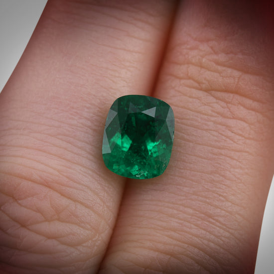 2.57 Carat Green COLOMBIAN Cushion Emerald CD