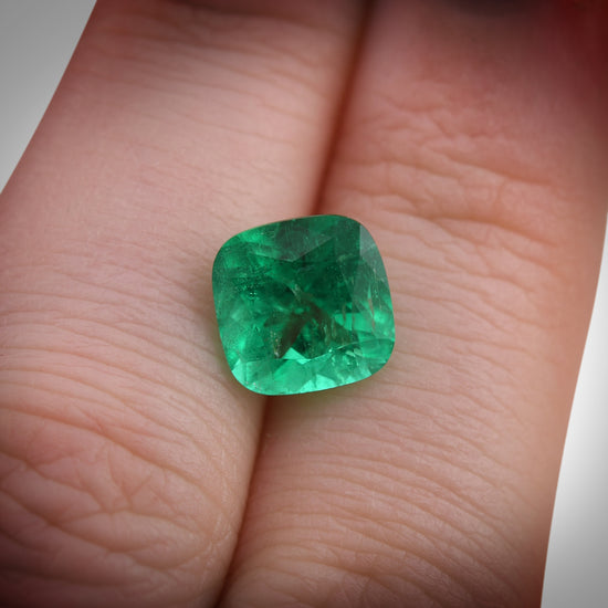 2.75 Carat Green COLOMBIAN Cushion Emerald CD and Muzo