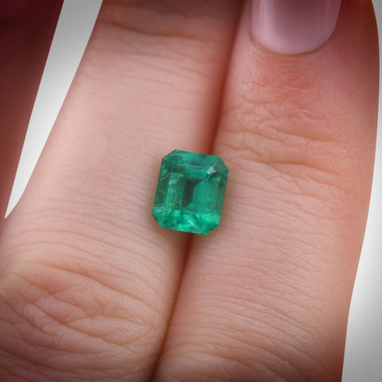 1.40 Carat Vivid Green COLOMBIAN Emerald Emerald CD and Muzo