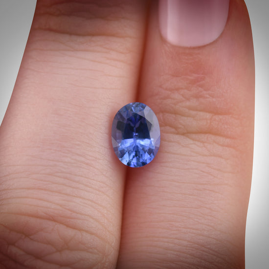 Zaffiro blu ovale dello Sri Lanka da 1,62 carati