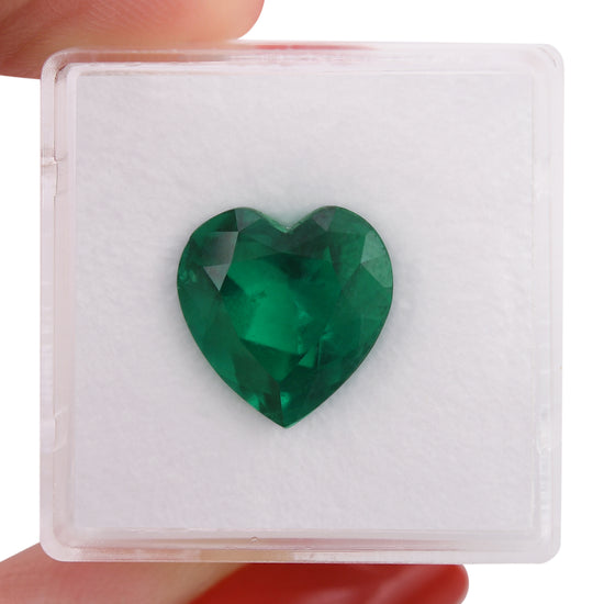 5.57 Carat Green COLOMBIAN Heart Emerald CD