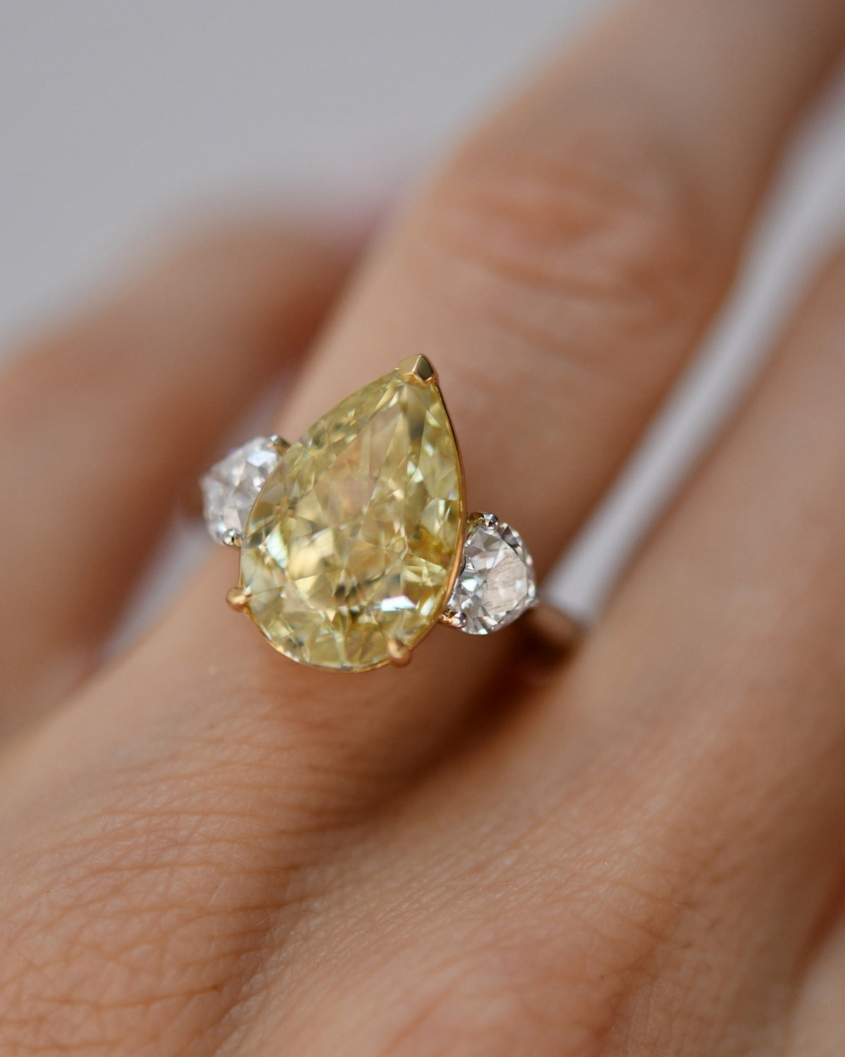 Pear Diamond Side-stone Ring Setting - 7