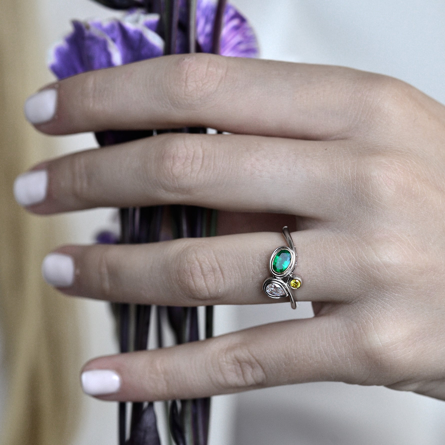 Emerald Gemstone, Vivid Yellow & White Diamond Ring