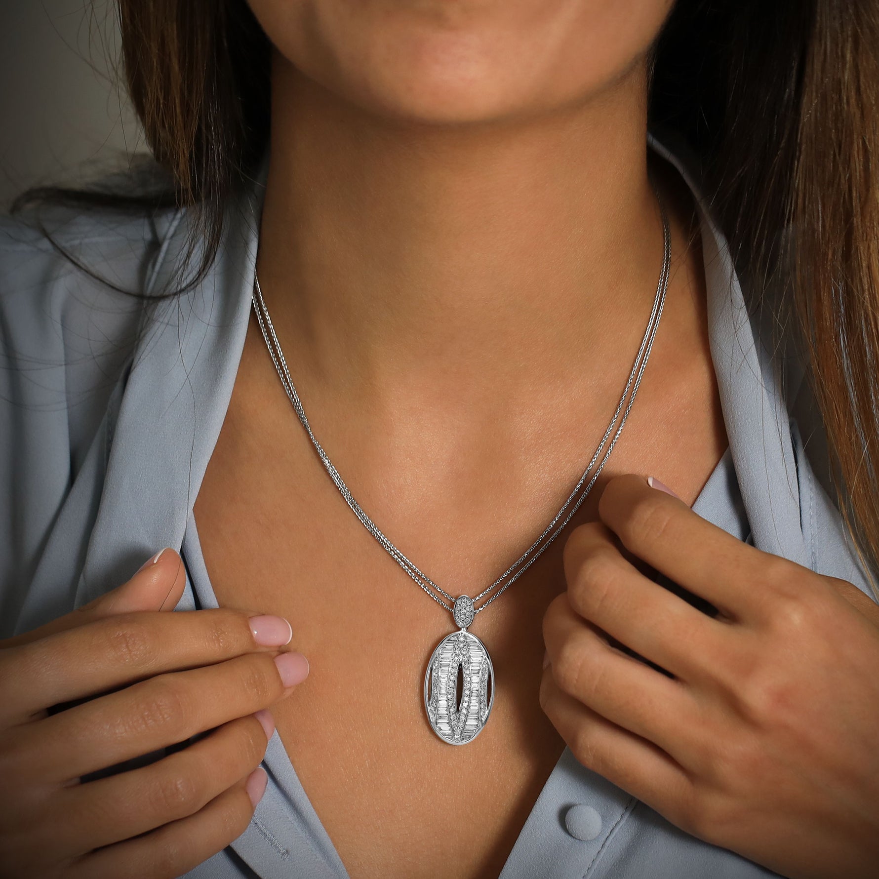 Colorless Oval Shape Diamond Pendant - 3