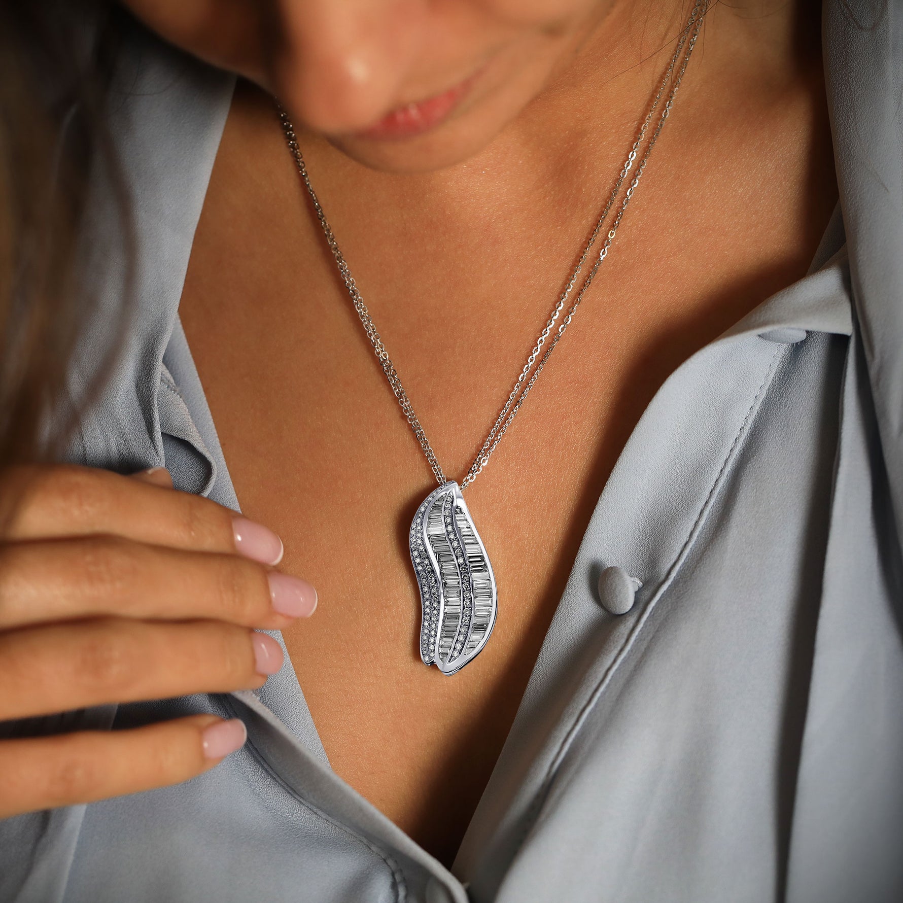 Baguette Diamond Leaf Motif Pendant - 4