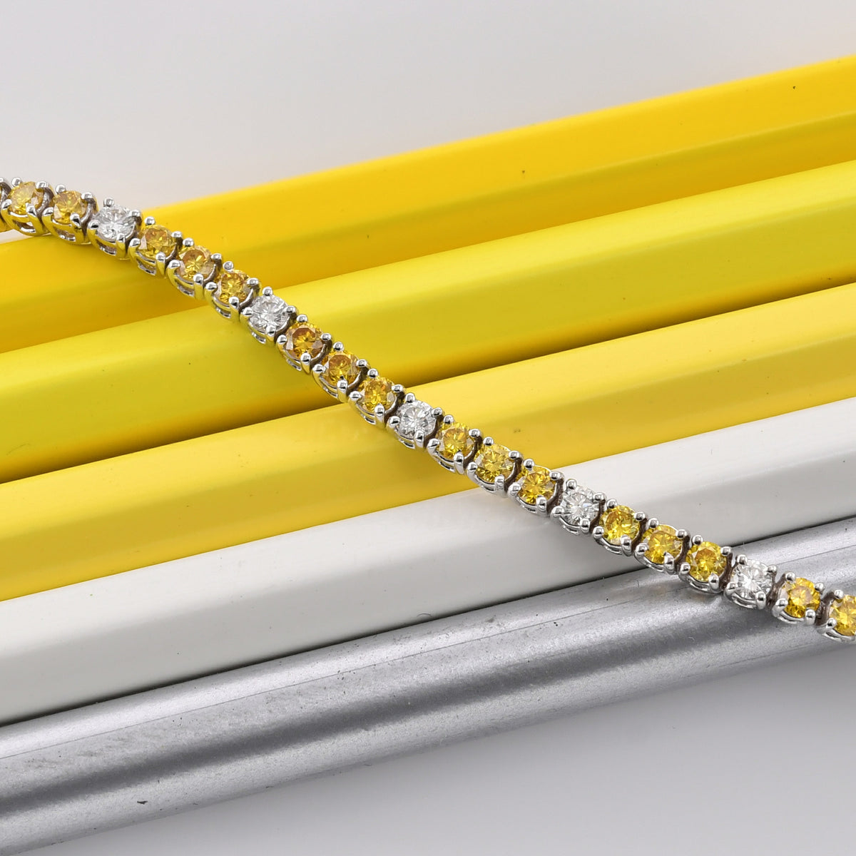 Round Brilliant Yellow and White Diamond Tennis Bracelet