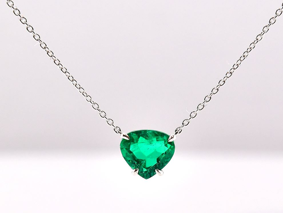 Green Colombian Emerald Heart Solitaire Pendant