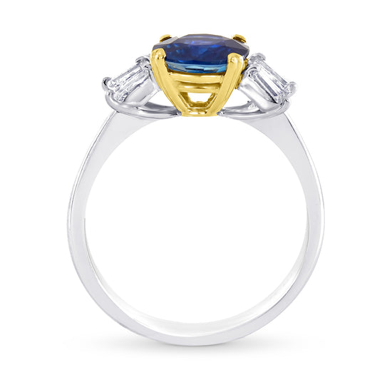 Brilliant cut Sapphire & White Baguette Diamond Ring