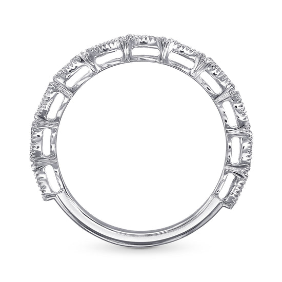 Fancy Light Pink & Colorless Round Brilliant Diamond Band