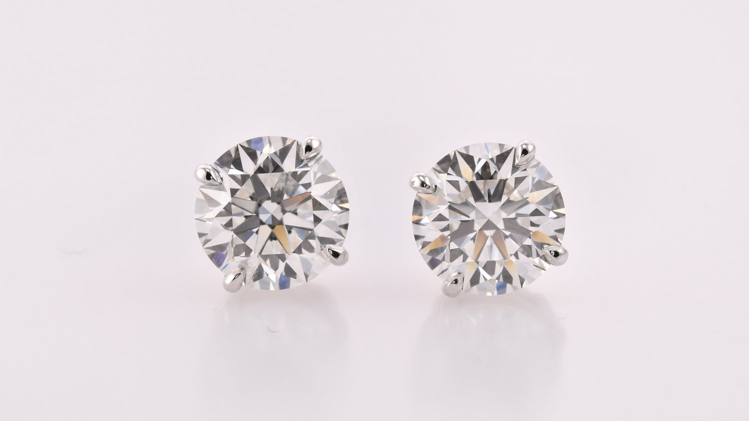 Round Brilliant Diamond Stud Earrings