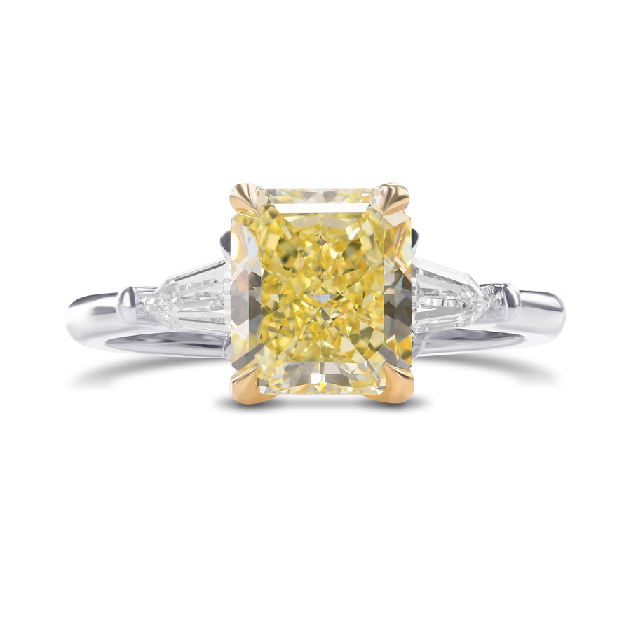 Ausgefallener gelber Radiant-Dreistein-Diamantring