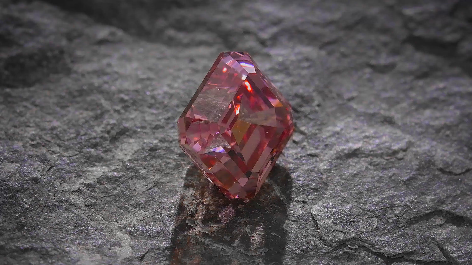 1.73 Carat Fancy Intense Pink Emerald Diamond SI1 GIA & ARGYLE
