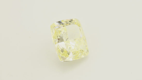 Diamante Giallo Chiaro Taglio Cuscino di 4.03 carati, VVS2 GIA