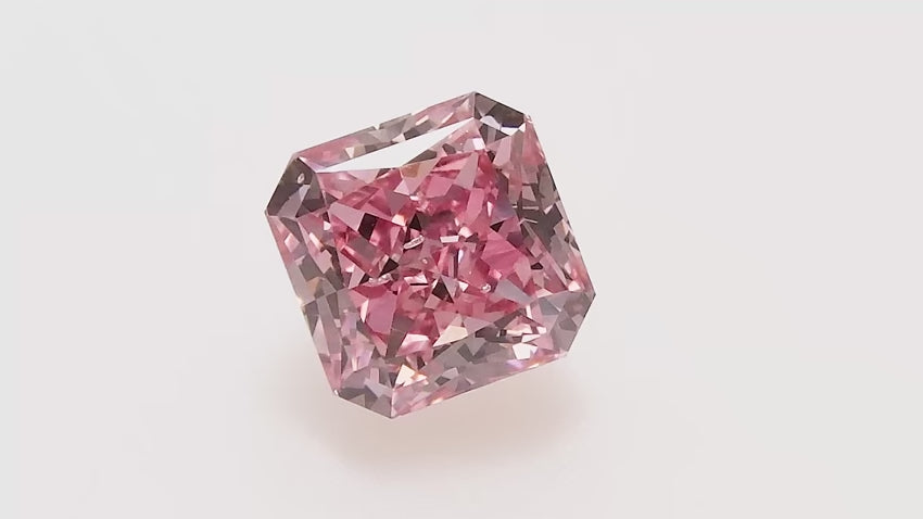 1.05 Carat Fancy Vivid Pink Radiant Argyle Diamond SI2 GIA | LEIBISH