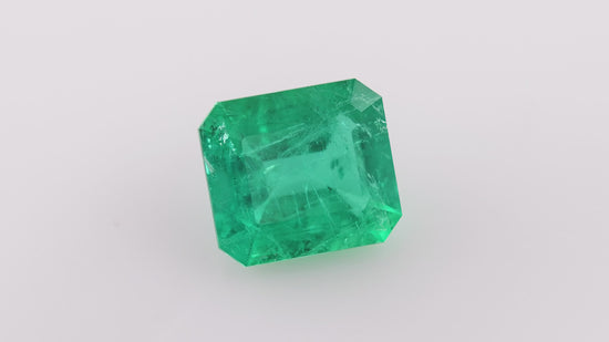 3.46 Carat Green COLOMBIAN Emerald Emerald CD