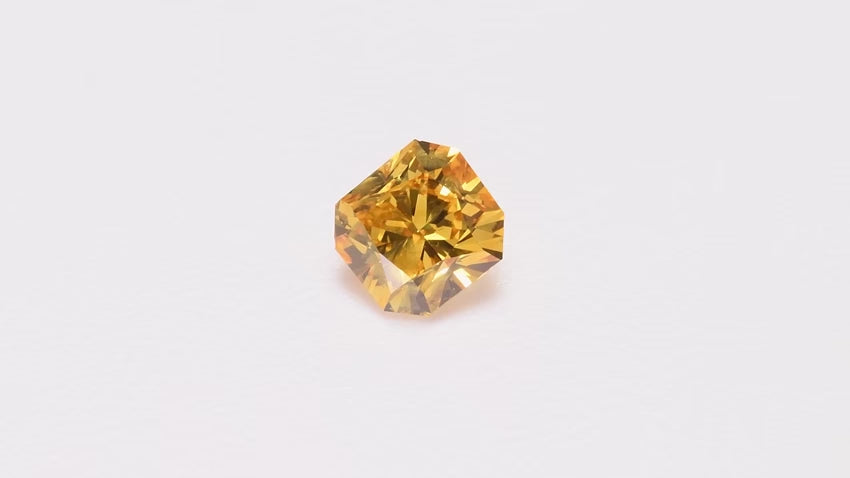0.34 Carat Fancy Vivid Orangy Yellow Radiant Diamond SI1 GIA | LEIBISH