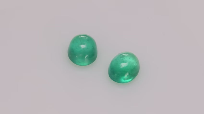 4.30 Carat Green COLOMBIAN Cabochon Emerald | LEIBISH