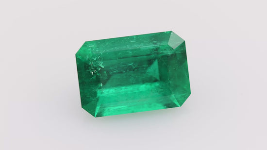 3.57 Carat Green COLOMBIAN Emerald Emerald CD