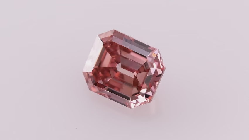 0.40 Carat Fancy Intense Orangy Pink Emerald Diamond SI2 GIA | LEIBISH